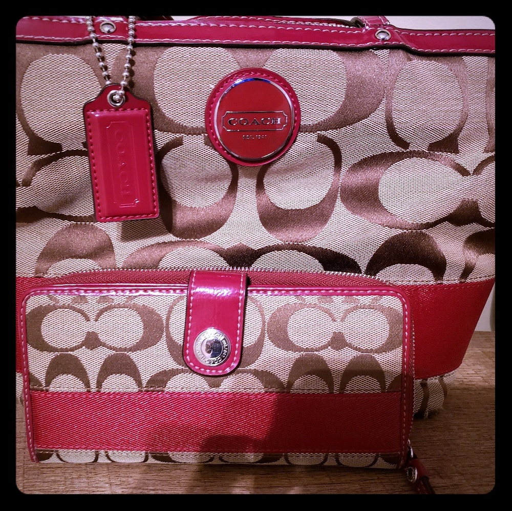 Coach Shoulder bag and matching wallet
